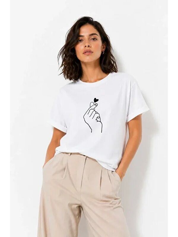 Jane's Kore Parmak Kalp Aşk Temalı Minimal Baskılı Tişört Yazlık Kısa Kol T-Shirt - Beyaz