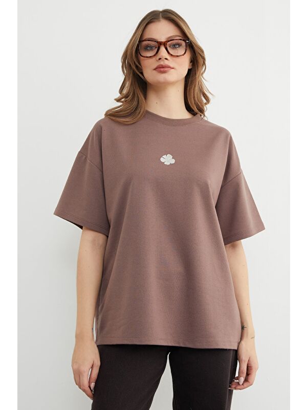 Fullamoda Lotus Çiçeği Kabartmalı Oversize Tişört