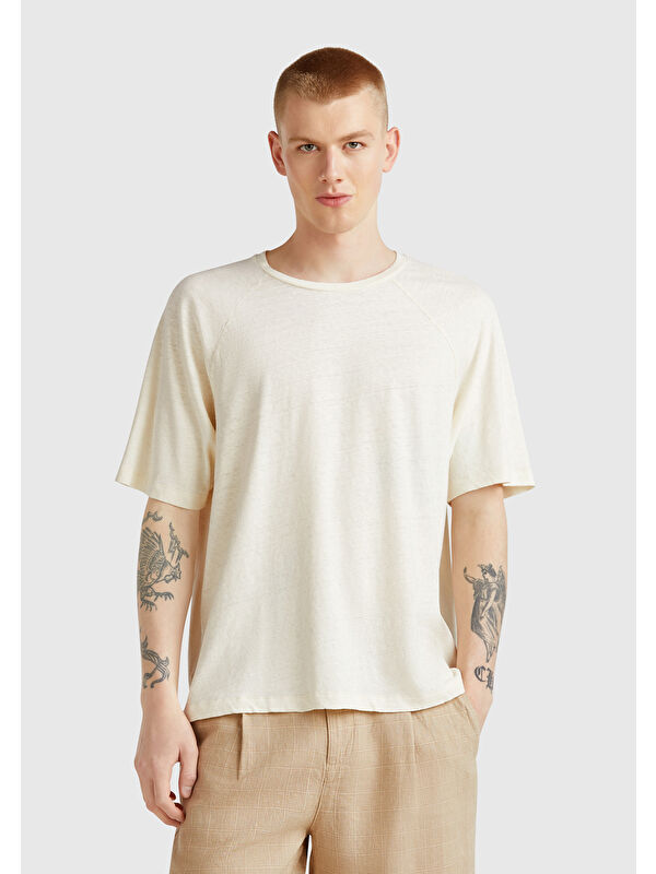 United Colors Of Benetton Erkek Taş Rengi Pamuk ve Keten Karışımlı Reglan Kol Relax Fit Tişört