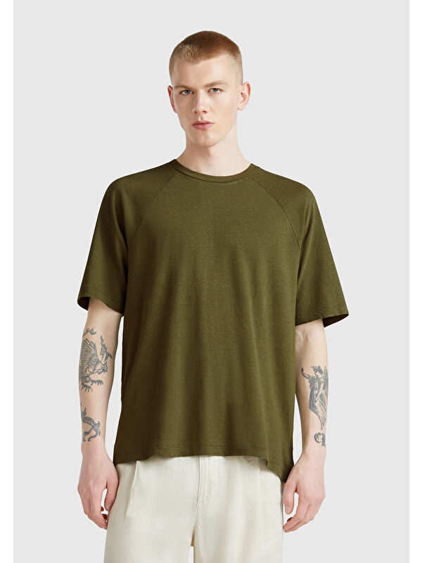 United Colors Of Benetton Erkek Haki Pamuk ve Keten Karışımlı Reglan Kol Relax Fit Tişört