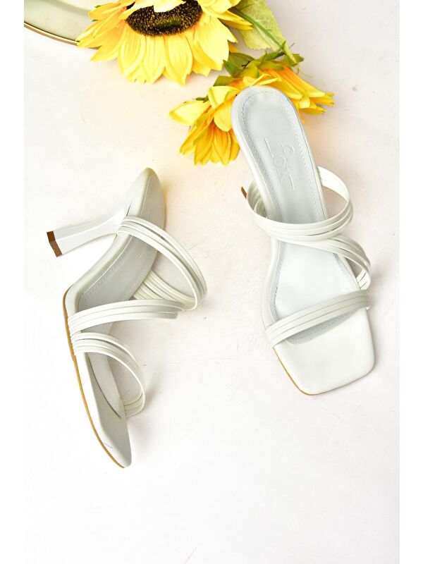 S5900337 Beyaz Kadın Terlik - Görsel 4