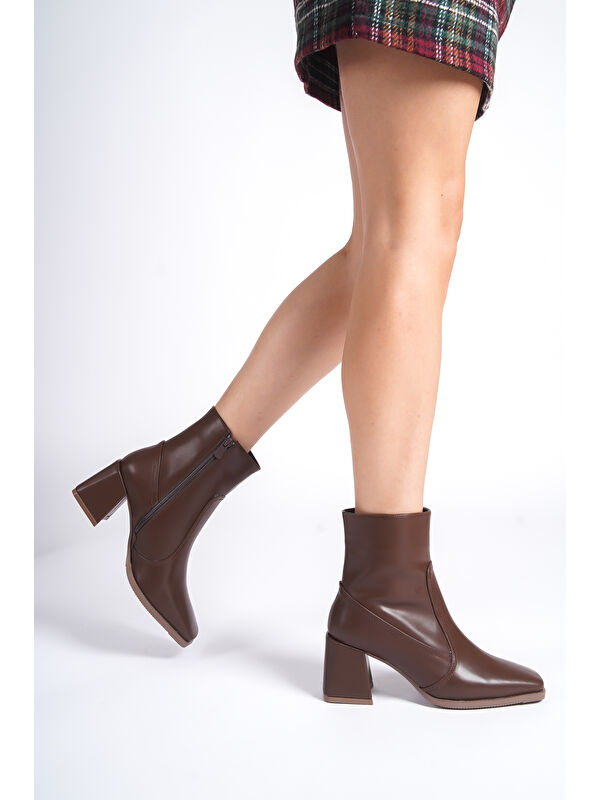 Küt Burunlu Yandan Fermuarlı Kadın Bot - Görsel 10