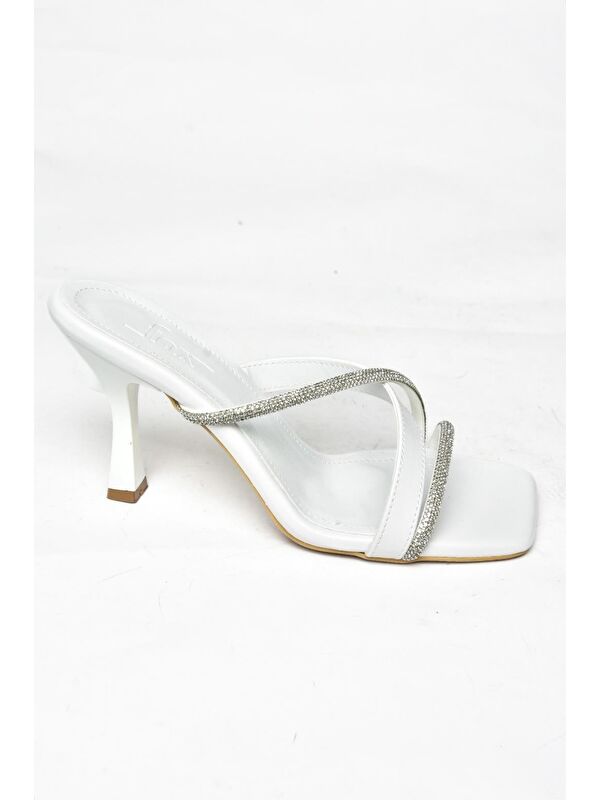 S5903331 Beyaz Kadın Terlik - Görsel 3