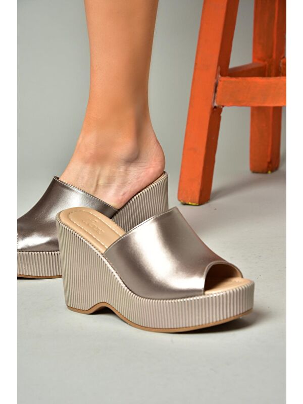 K2501015 Platin Kadın Terlik - Görsel 5