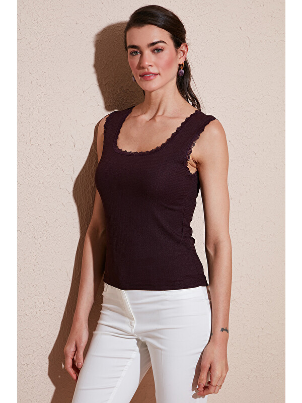 Lela Slim Fit Kalın Askılı Dantelli Kare Yaka Bürümcük Kadın Atlet 5864979