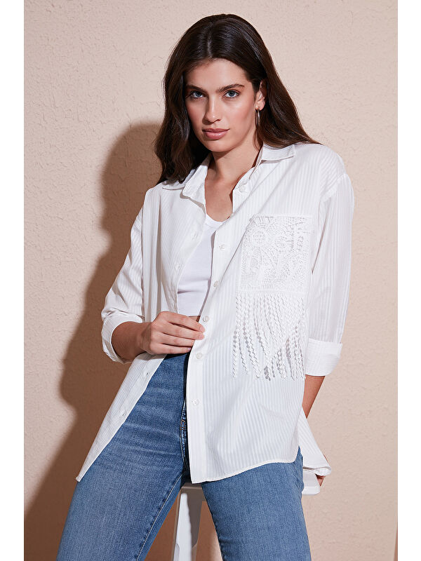 Lela Regular Fit Güpürlü Cep Detaylı Uzun Kollu Kadın Gömlek 6773215