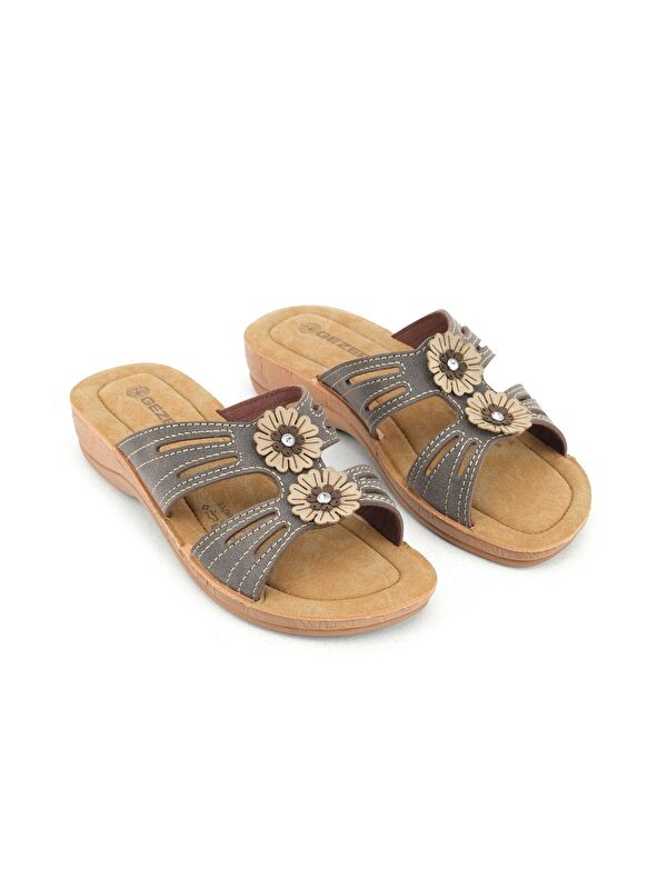 Kadın Yazlık Tasarım Suni Deri Terlik - Görsel 4