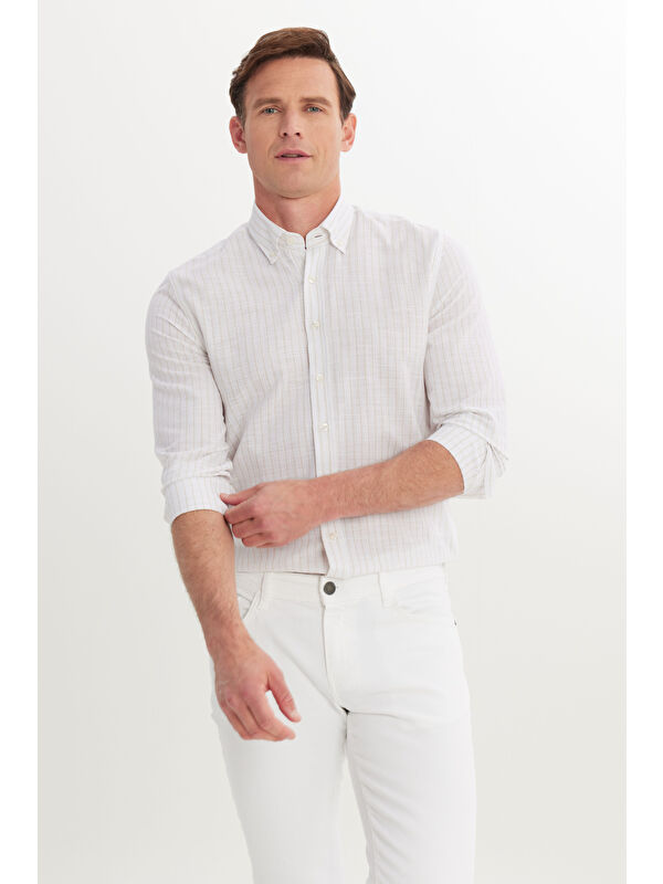AC&Co / Altınyıldız Classics Erkek Bej %100 Pamuk Slim Fit Dar Kesim Düğmeli Yaka Armürlü Gömlek