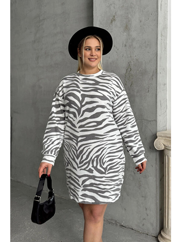 Stil Diva Büyük Beden Uzun Kollu Bisiklet Yaka Zebra Desenli Mini Elbise 84-194