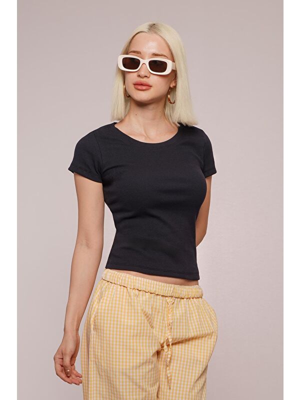 Madmext Lacivert Geniş Yaka Fittili Basic Kadın T-Shirt Mg2293