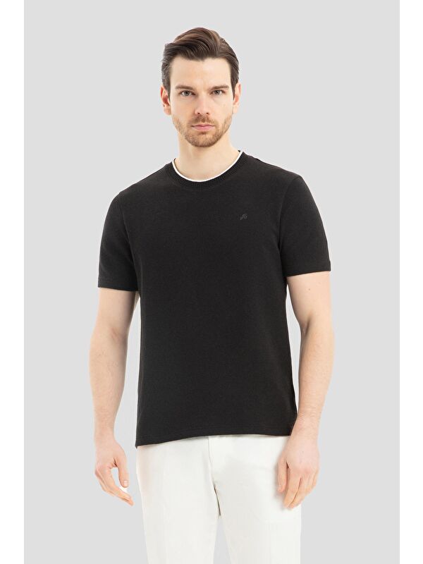 Sabri Özel Siyah Bisiklet Yaka Dokulu Erkek T-Shirt – Regular Fit