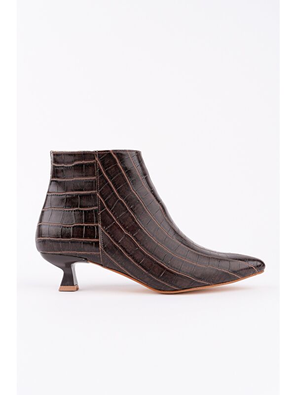 ÇAÇA Kroko Desenli Sivri Burun İnce Topuklu Fermuarlı Kadın Bot - Görsel 6