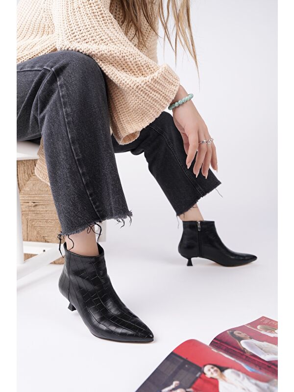 ÇAÇA Kroko Desenli Sivri Burun İnce Topuklu Fermuarlı Kadın Bot - Görsel 8