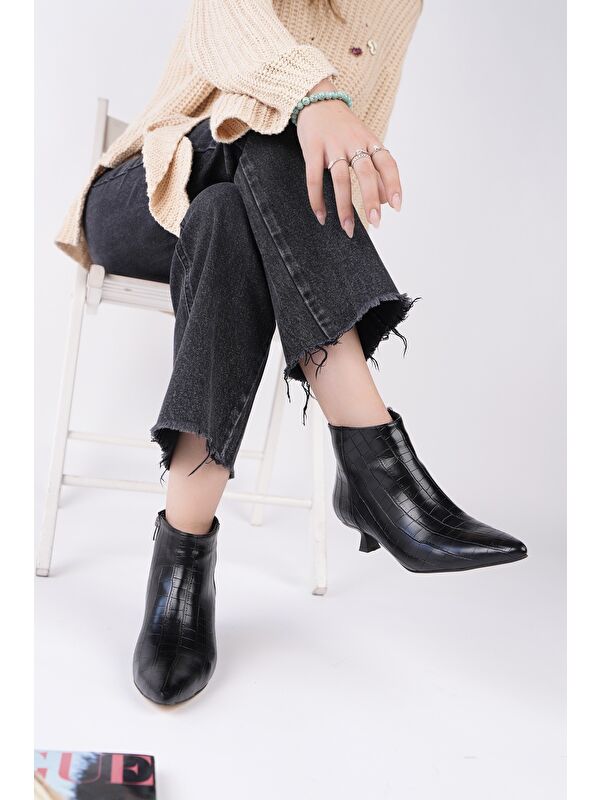 ÇAÇA Kroko Desenli Sivri Burun İnce Topuklu Fermuarlı Kadın Bot - Görsel 9