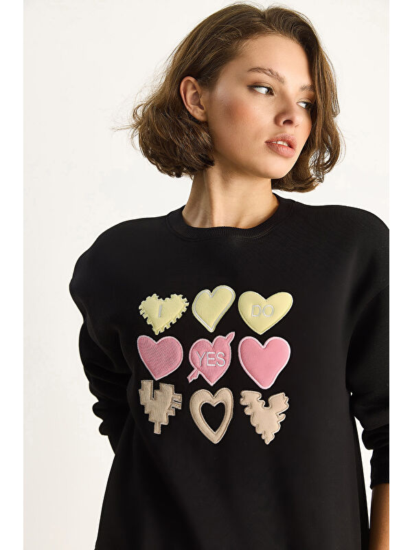 SHADE Kadın Bisiklet Yaka Kalp Nakışlı Şardonlu Üç İplik Sweatshirt