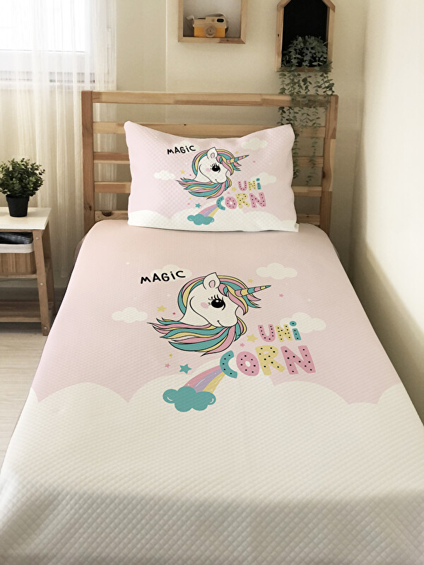 Evmila Desenli Çocuk Pike Takımı - 160x220 Cm Pike 50x70 Cm Yastık Kılıfı