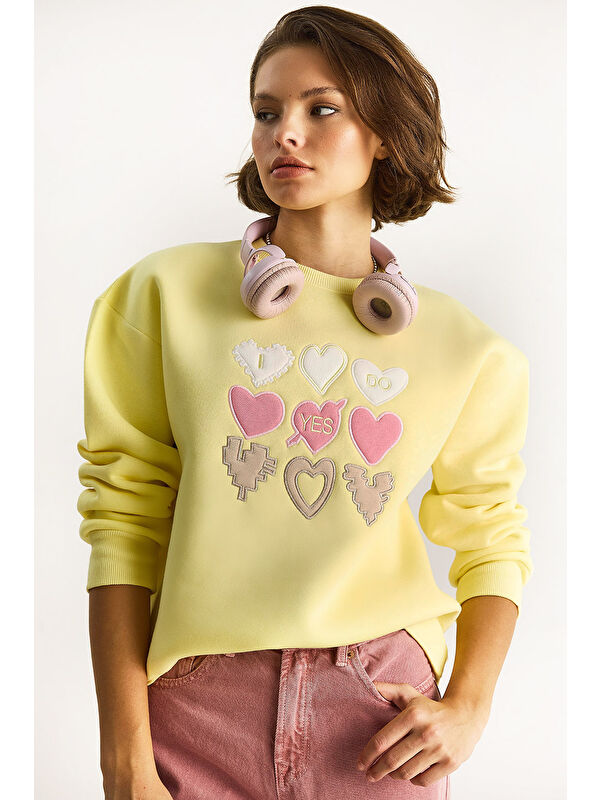 SHADE Kadın Bisiklet Yaka Kalp Nakışlı Şardonlu Üç İplik Sweatshirt
