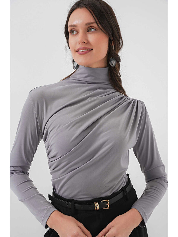 Hazelin Kadın Gri Büzgü Detay Balıkçı Yaka Sandy Bluz HZL25W-BD19251