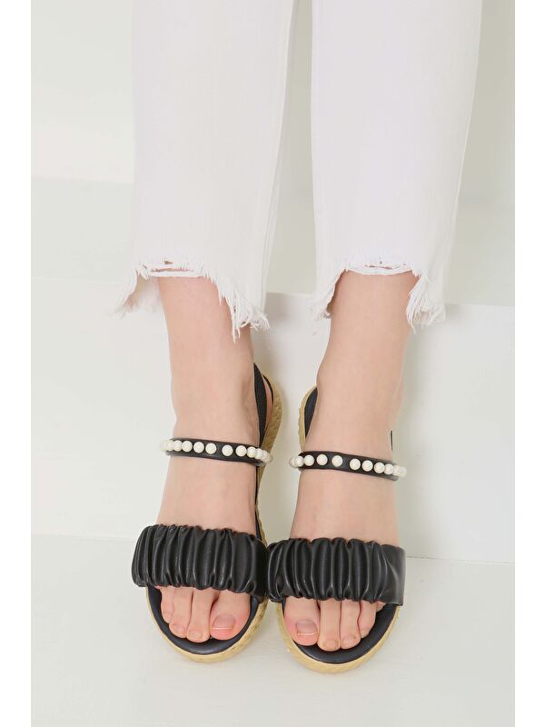 Kadın Siyah Lastili İncili Sandelet - 27108 - Görsel 3