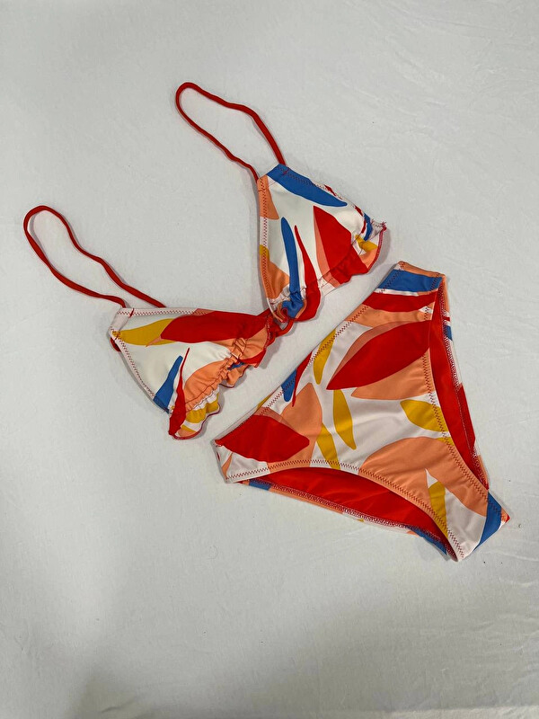 Hazelin Kadın Çok Renkli Tropikal Desenli Astarlı Üçgen Bikini Takım HZL25S-AR1616
