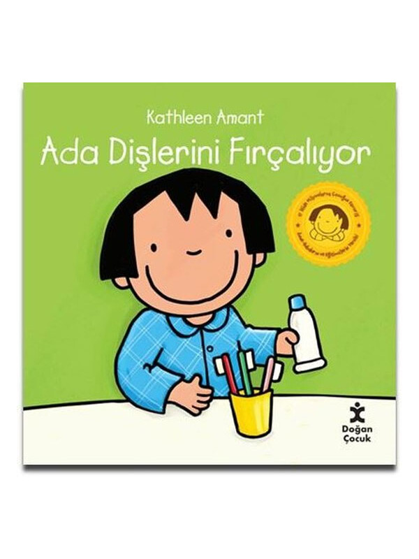 Doğan Çocuk Ada Dişlerini Fırçalıyor
