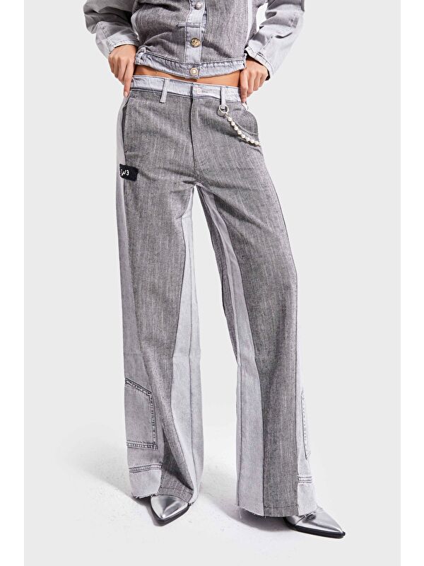 It's Basic Kadın Gri Renk Kumaş ve Denim Parçalı Aksesuar Detaylı Özel Tasarım Pantolon