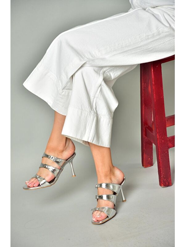 S5182004 Gümüş Kadın Topuklu Terlik - Görsel 9