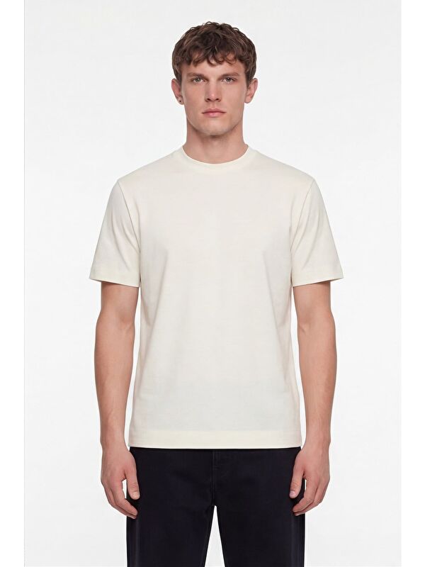 Sabri Özel Erkek Açık Krem Normal Kesim Regular Fit %100 Pamuk Dokuma Bisiklet Yaka Basic T-Shirt