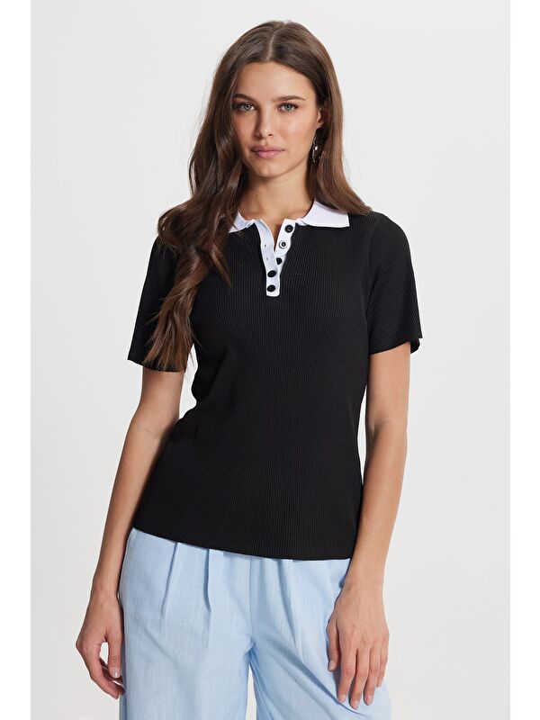 TUDORS Kadın Slim Fit Dar Kesim Kısa Kollu Fitilli Görünümlü Siyah Polo Yaka Tişört