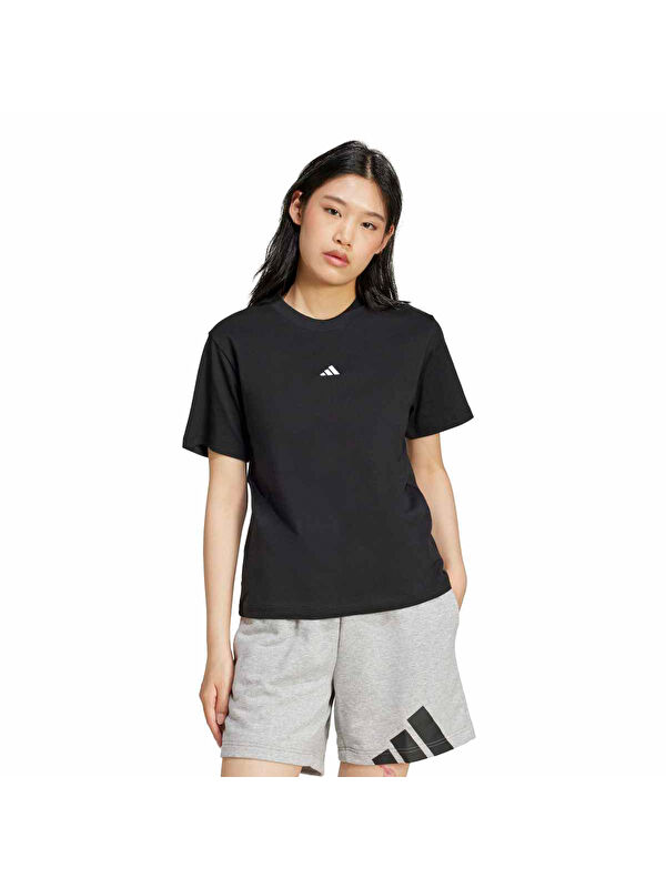 Adidas Essentials Small Logo Kadın Siyah Yuvarlak Yaka Tişört
