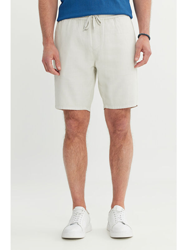 AC&Co / Altınyıldız Classics Erkek Açık Gri %100 Pamuk Comfort Fit Beli Bağlamalı Flamlı Yan Cep Şort