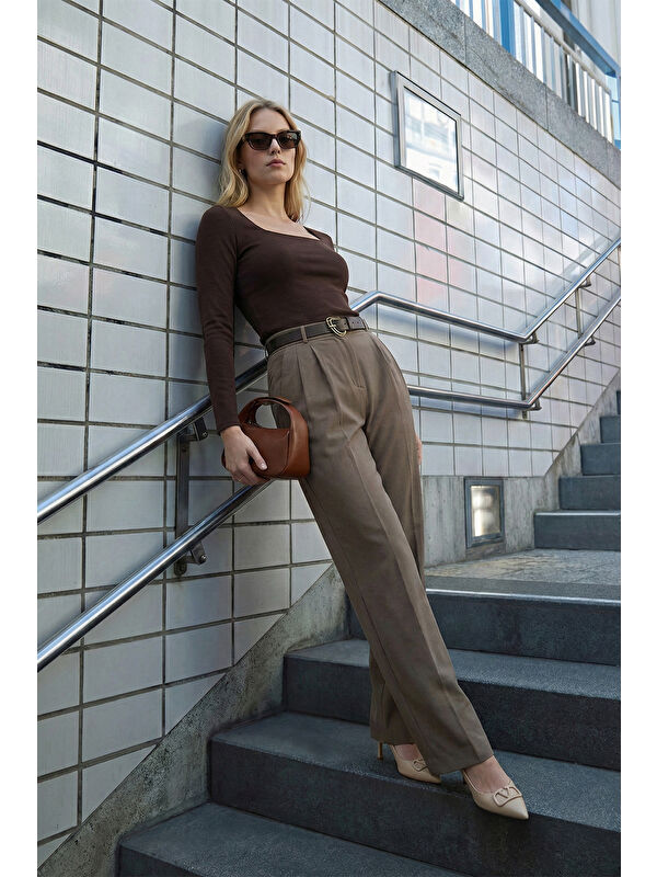 Lela Regular Fit Normal Bel Düz Paça Kadın Pantolon 6923875