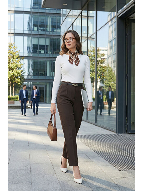 Lela Tapered Fit Yüksek Bel Daralan Paça Kemerli Havuç Kadın Pantolon 6923854