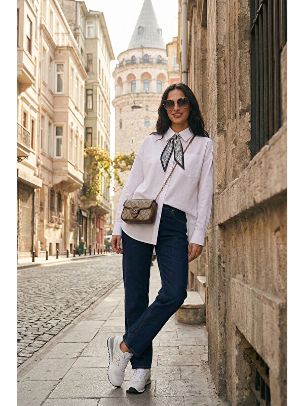 Lela Relaxed Fit Fular Detaylı Klasik Yaka Göğüs Cepli Gömlek 6925427