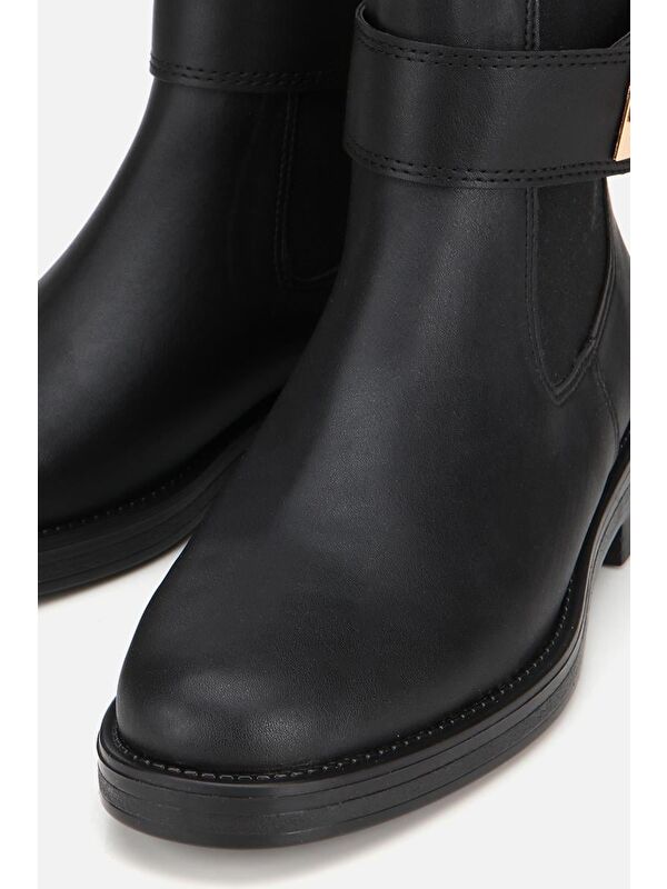 Yaya By Hotiç Siyah Yaya By Hotiç Yaya By Kadın Tokalı Lastik Detaylı Düz Bot