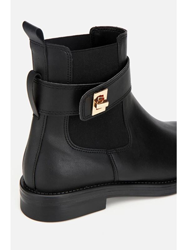 Yaya By Hotiç Siyah Yaya By Hotiç Yaya By Kadın Tokalı Lastik Detaylı Düz Bot