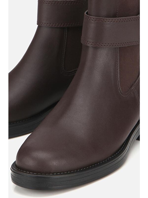 Yaya By Hotiç Siyah Yaya By Hotiç Yaya By Kadın Tokalı Lastik Detaylı Düz Bot