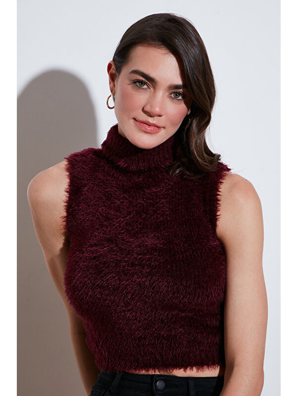 Lela Yumuşak Tüylü Slim Fit Balıkçı Yaka Crop Süveter 4615566