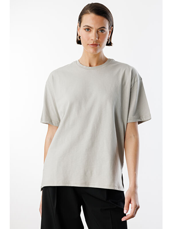 Genius Store Kadın %100 Organik Pamuk Relaxed Fit Yırtmaçlı Yuvarlak Yaka T-shirt YIRTMAÇLI-T-SHIRT