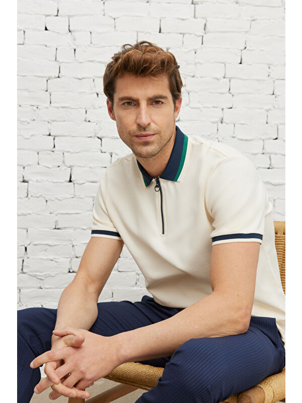 AC&Co / Altınyıldız Classics Erkek Ekru-Lacivert Regular Fit Geniş Kesim Polo Yaka %100 Pamuk Tişört