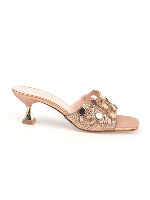 Küt Burunlu Metal Aksesuarlı Kum Saati Topuklu Kırışık Rugan Kadın Terlik - Görsel 6