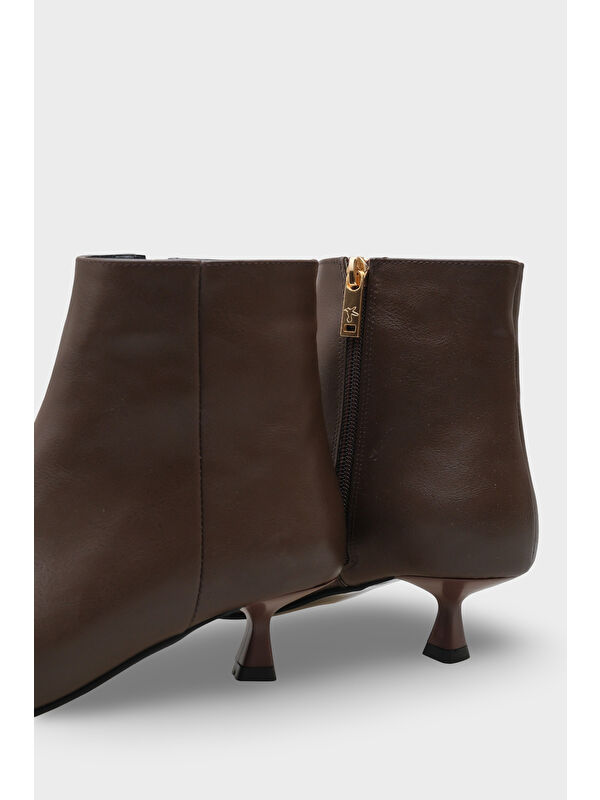 Essie Kadın Bot - Görsel 5