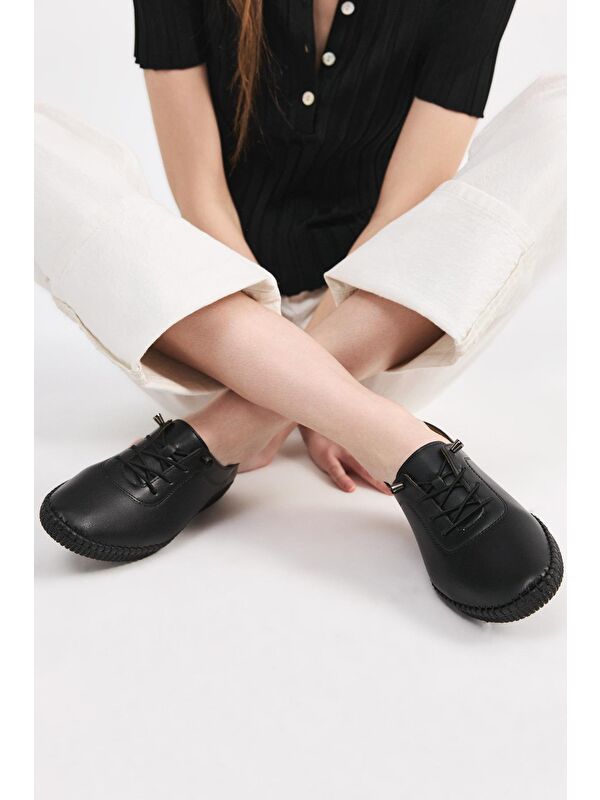 Kadın Siyah Esnek Tabanlı Comfort Düz Ayakkabı - Görsel 3