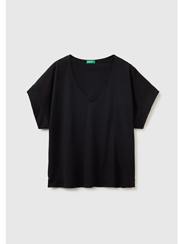 United Colors Of Benetton Kadın Siyah Pamuk ve Liyosel Karışımlı Arkası Logo Detaylı T-Shirt
