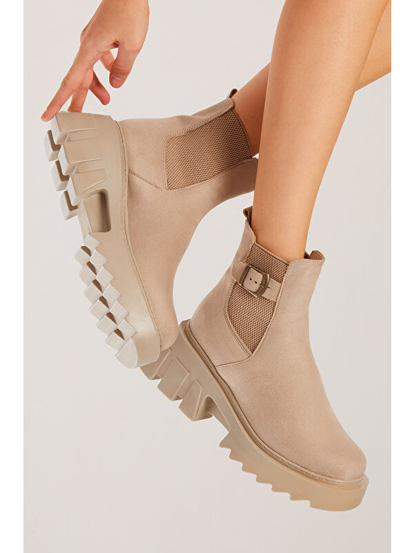 Kadın Krem Süet Rahat Kalıp Kalın Taban Tokalı Lastikli Bot - Görsel 3