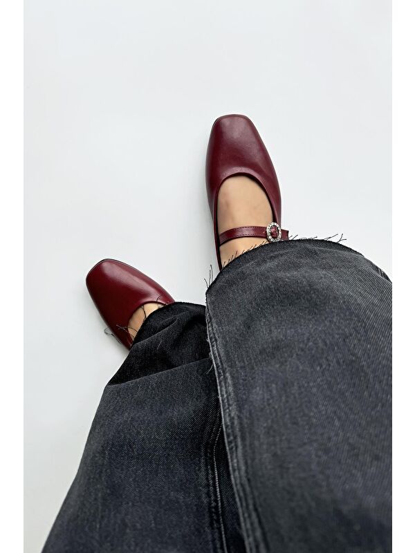 Straswans Beyaz Straswans Berny Kemer Kadın Detay Deri Babet