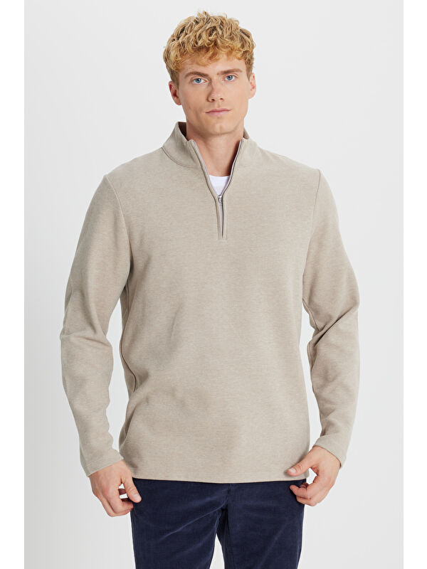 AC&Co / Altınyıldız Classics Erkek Bej Pamuklu Slim Fit Dar Kesim Bato Yaka Uzun Kollu Sweatshirt