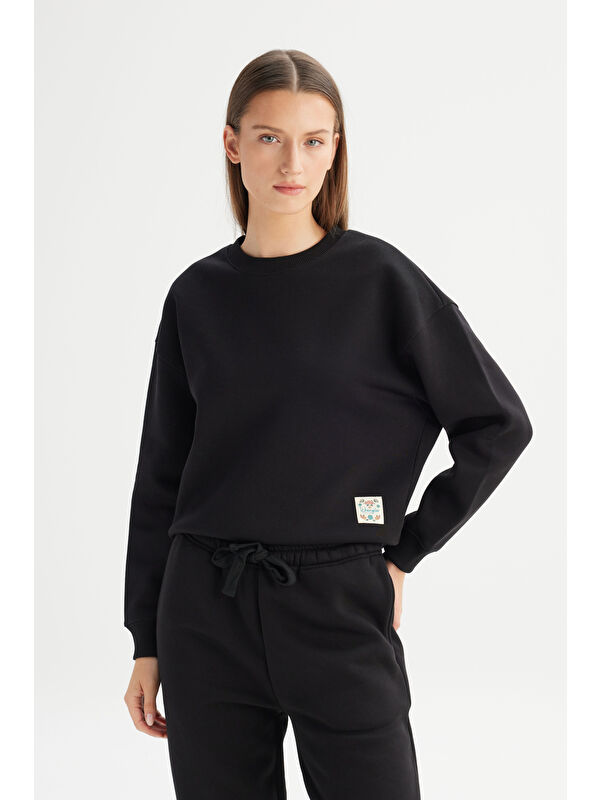 Wrangler Relaxed Fit Bisiklet Yaka İçi Polarlı Siyah Sweatshirt