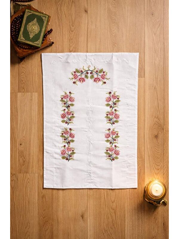 Çeyiz Diyarı Kanaviçe İşlemeli Gardenya 70x135 cm Seccade Kırmızı