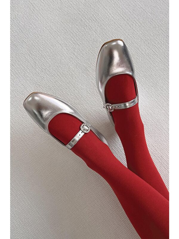 Straswans Beyaz Straswans Berny Kemer Kadın Detay Deri Babet